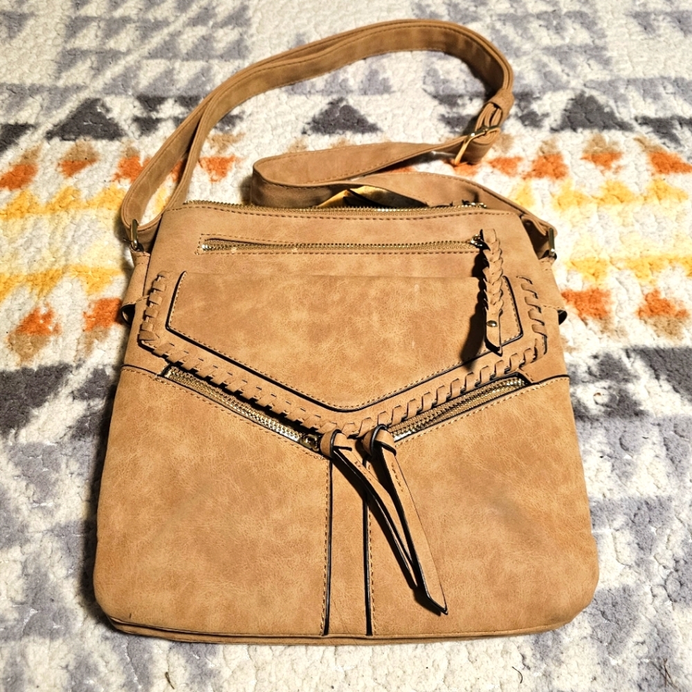 Universal Threads crossbody purse